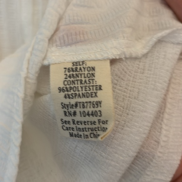 Flower and & Feather size Medium / Md chic boho blouse / top! - Picture 4 of 6